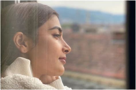 Fan asks Pooja Hegde to share a ‘naked’ picture, this is what she ...